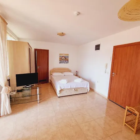 Etara 4 Complex アパートホテル 4*